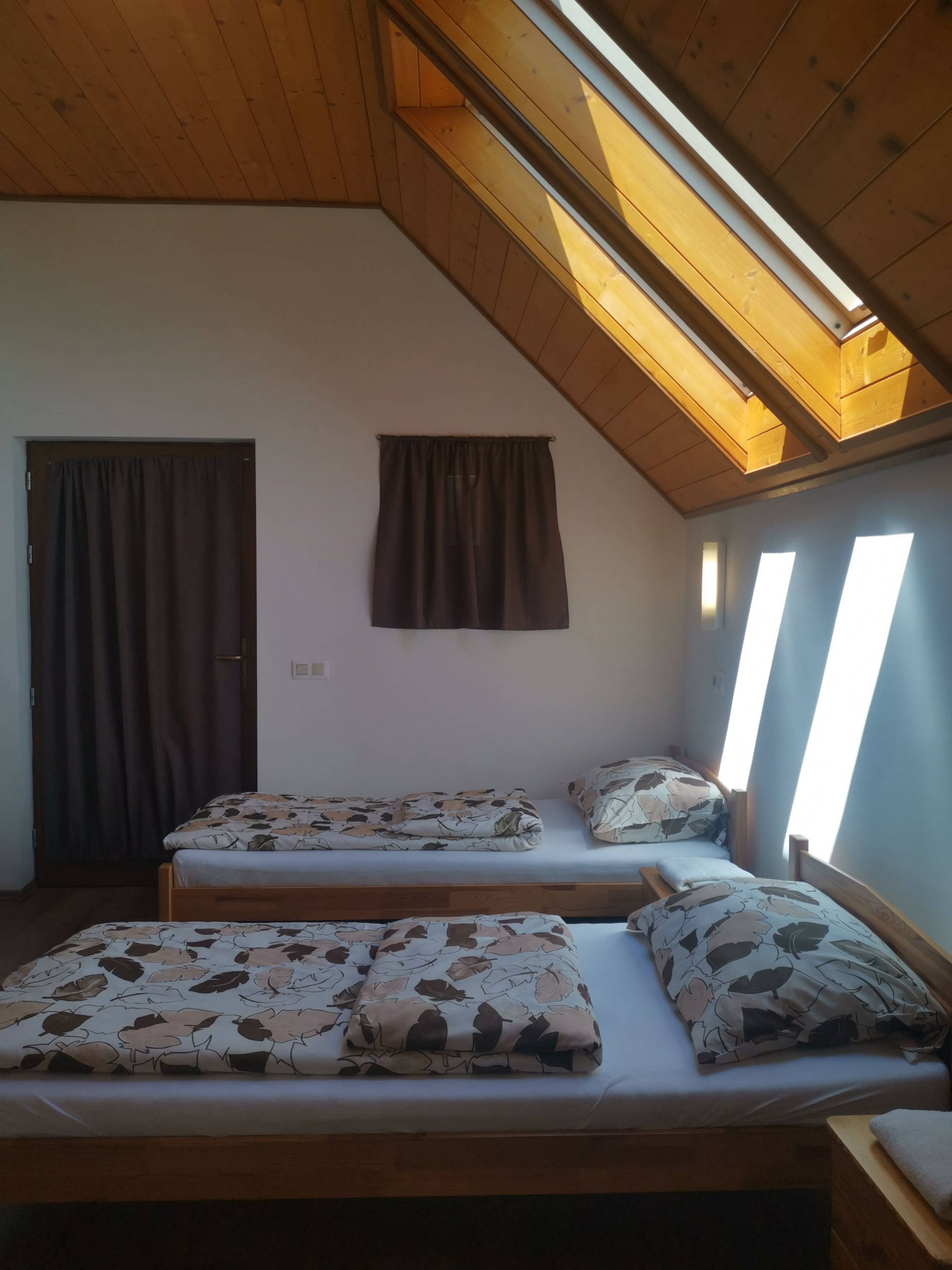 Kemencés Vendégház tetőtéri szoba